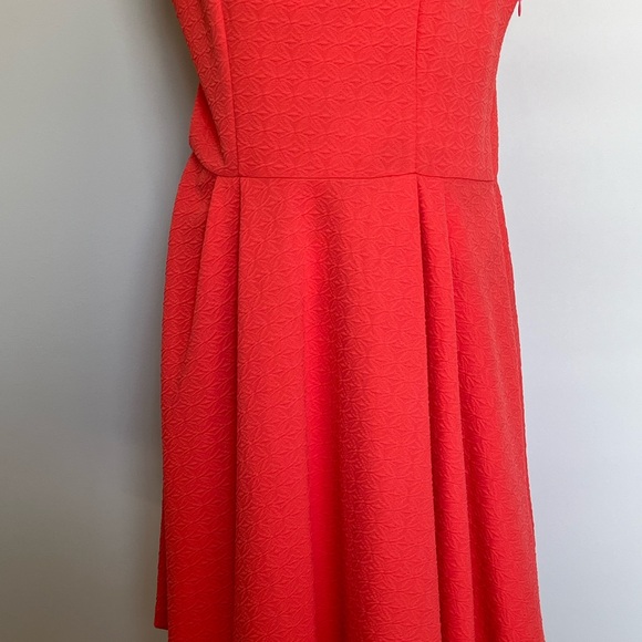 Bobeau  Dress, Tangerine Color w/an Embossed Pattern on Material- Size Large - Picture 5 of 11
